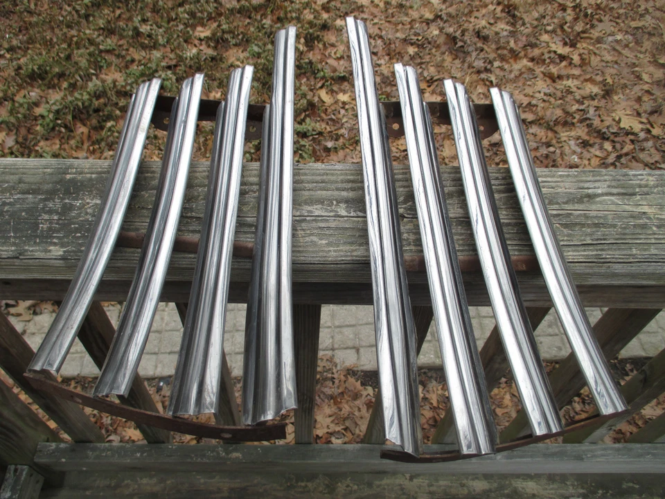 Parrilla Plymouth 1942 P14C Special Deluxe RT 951362 LT 951363 Foto 1 de 4