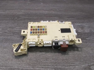 04-06 LEXUS UCF30L LS430 MÓDULO DE CAJA DE CONEXIONES RELÉ DE FUSIBLES DELANTERO DERECHO OEM - Imagen 1 de 12