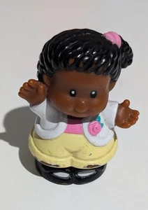 Fisher Price Little People African American Girl With Flowers - Picture 1 of 3