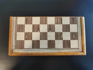 Vintage Magnetic Travel Chess Board Game Set Taiwan Rep of China Portable - Picture 1 of 3