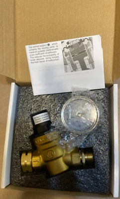 HOURLEY Hourleey Water Pressure Regulator Valve, RV Camper Brass w/ Gauge and Inlet 3/4"
