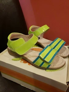 LIVIE & LUCA Green Apple Classic Patent Leather Sandals Size 12 Youth (Taffy) - Picture 1 of 5