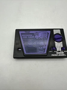 Rare Vintage Wind-up Tomy Pocket Arcade Game Recover The Loot Tested Thailand - Picture 1 of 2