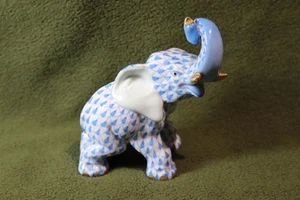 Herend Elephant Figurine #15266 Fishnet Blue Trunk Curled Up 3-1/2" - Picture 1 of 5