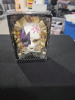 Máscaras faciales de cerámica de 6" de colección Mascarada, arte de pared colgante decoración de carnaval de Mardi Gras Foto 1 de 4