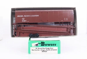 HO Bowser #55423 Oregon Pacific & Eastern 50’ Round Roof Box Car Kit - Picture 1 of 2