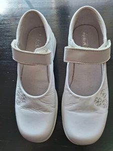 Hübsche weiße Mädchenschuhe aus Echtleder (für Kommunion?), Gr.36, von Yorik - Bild 1 von 4