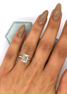 IGI 1.00 Ct Emerald Cut Lab Created Grown Diamond Solitaire Ring 18K White Gold - Image 1 of 4