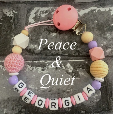 PEACE & QUIET Personalisierter Schnullerclip💖Holz⭐️Schnullerkette💖Lila⭐️Mädchen Rosa Flieder Grob
