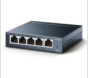 TP-LINK TL-SG105 5-Port Desktop Switch - Photo 1/3