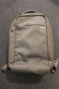 Incase ICON Army Green Backpack with Woolene Laptop Case - Picture 1 of 8