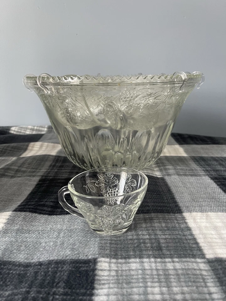 Antiguo ponche de uva de cosecha de vidrio Indiana y 14 tazas Foto 1 de 3