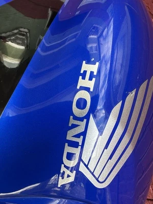 01 02 03 04 05 06 TANQUE DE GASOLINA HONDA CBR 600 F4I CBRF4I pila de combustible de gasolina Foto 1 de 4