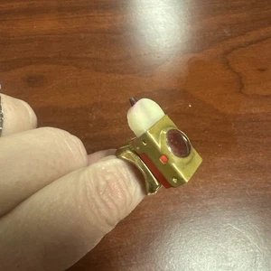 Anillo premium Sky King Magni Glo 1949 de colección flecha voladora furia amarilla - Imagen 1 de 12