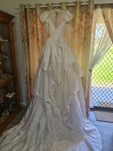 Wedding Dress Size 10 Made In The 90's - Picture 1 of 10