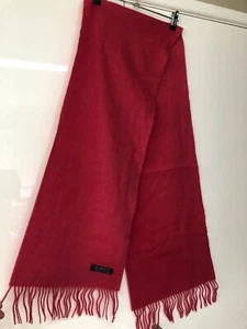$109 RRP Luxury Deep Watermelon Pink Cashmere & Wool neck fringe edge SCARF New - Picture 1 of 3