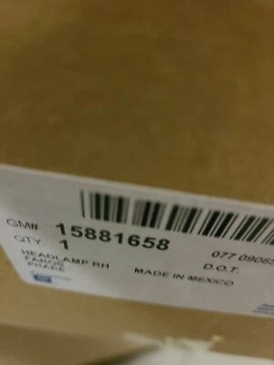 2005 2006 2007 2008 2009 2010 Pontiac G6 Right Composite Headlight OEM 15881658 - Image 1 of 4