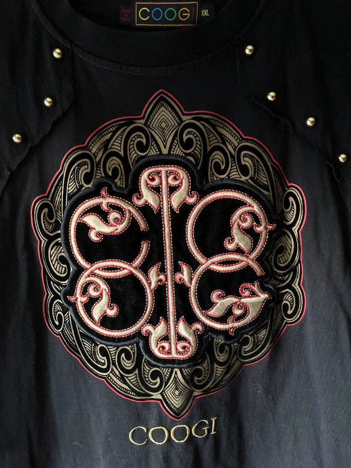 Camiseta De Colección Coogi Gráfica XXL Negra Dorada Bordada Logo Ropa de Calle Camiseta Foto 1 de 4