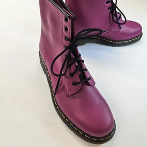 Botas con cordones Doc Martens 1460 de cuero liso 8 ojos talla 13 rosa choque - Imagen 1 de 13