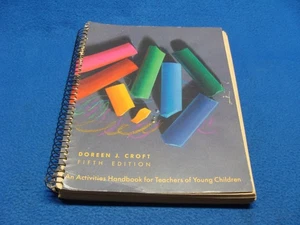 An Activities Handbook for Teachers of Young Children by Doreen J. Croft ©1990 - Imagen 1 de 24