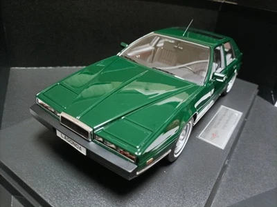 PMC 1:18 Aston Martin Lagonda four door luxury sedan model 1986 dark green  - Image 1 of 4