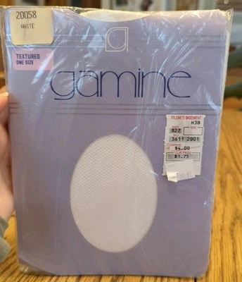 New Vintage Gamine White Textured Fits 5 Ft To 5'10 And 90 To 150 Lbs Canada - Image 1 of 4