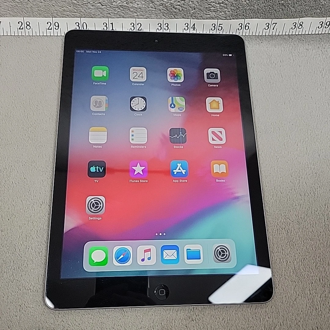 iPad Air 第1世代 Wi-Fi 16GB Apple iPad Air 1st Gen 16GB, Wi-Fi, 9.7in - Space Grey (genuine