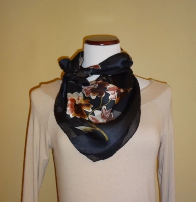 Bufanda Cuadrada Semi Transparente Diseño Floral Vintage ECHO 100% Seda Negro Marrón Gris Foto 1 de 4