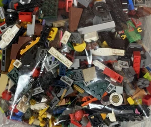 MIXED LOT OF LEGO BUILDING LOT VINTAGE & PRESENT 1.19 LB - Picture 1 of 6