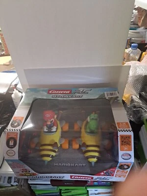 Carrera RC Mario Kart Bumble V Yoshi 2.4 GHz Remote Car Scale 1:18 - Image 1 of 4