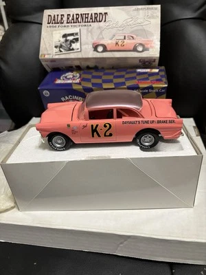 Ford Victoria 1956 Dale Earnhardt 1:24 acción rosa K-2 Foto 1 de 4