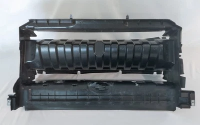 Land Rover LR3 Front Center Air Deflector OEM DXJ500081 Foto 1 de 4