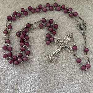 "Collar rosario católico con cuentas de vidrio rosado/púrpura 14""" - Imagen 1 de 6