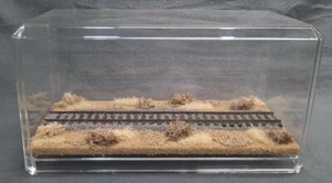 HO SCALE 9" SINGLE TRACK DISPLAY CASE - "DESERT SCENE"- ANY HO TRAINS - Picture 1 of 12
