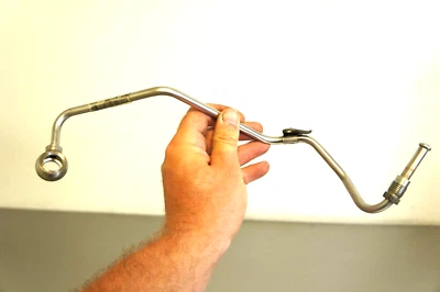 Porsche Cayenne 2003-2006 turbo 4,5 L V8 turbo izquierdo línea de aceite 948.107.077,53 OEM Foto 1 de 4