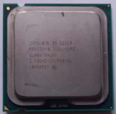 S-775:  Intel E2220  -  2.40  GHz  - Dual Core  [ SLA8W ] - Bild 1 von 2