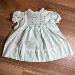 Vintage Carrousel Baby Girls Clothes SZ 24M Hand Smocked Dress - Picture 1 of 15