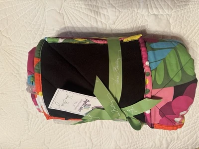 Vera Bradley  VA VA BLOOM   Stadium Blanket,  Retired Pattern.  NWT. - Image 1 of 3