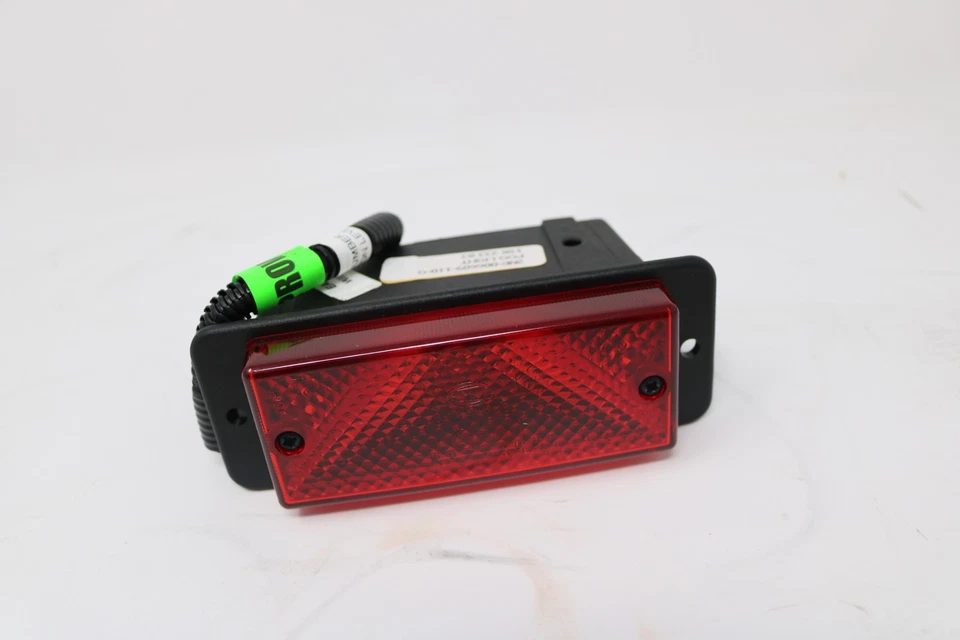 NEW OEM 2007-2010 HUMMER H3 H3T REAR LIGHT 15823383 - Image 1 of 2
