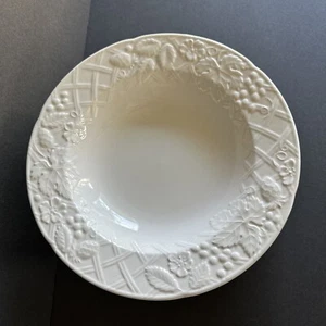 Mikasa English Countryside Set Of 7 White Rimmed Soup/Pasta/Salad Bowls 9 1/4" - Picture 1 of 4