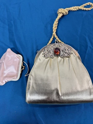 Mini bolso de hombro cojo dorado de noche vintage años 50 H L (Harry Levine) con ámbar Foto 1 de 4