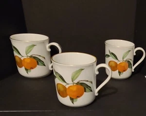 VINTAGE ROYAL WORCESTER EVESHAM GOLD COFFEE TEA MUGS CUPS Set of 3 - Picture 1 of 7