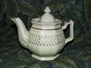 1930's Art Deco Celadon Green Glazed Redware Tea Pot w/Gilt Design Made in Japan - Picture 1 of 7