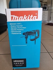 Makita Rotary Hammer Drill(HR3200C) BRAND NEW - Picture 1 of 5