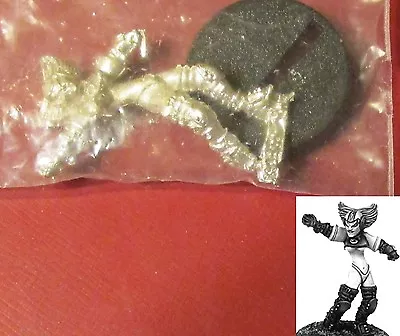 Elfball BW-BW4 Black Widows Striker Female Half-Elf Fantasy Football Player Hero - Image 1 of 2