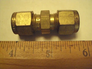 B-500-6; 5/16" Rohrverschraubung, Messing - Bild 1 von 1