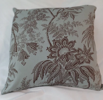 Almohada de plumas de tela de diseño hecha a mano FRENCH TOILE, aguamarina/marrón. Algodón de seda Foto 1 de 4