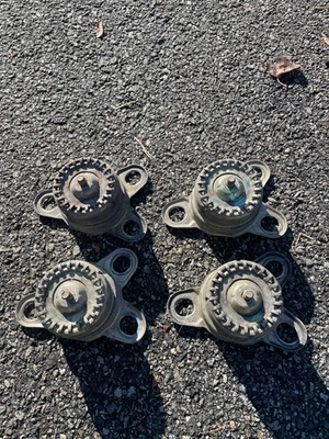 Soportes de retención para Cadillac Fleetwood Brougham 1986 a 1992 tapacubos de radios de cable Foto 1 de 4