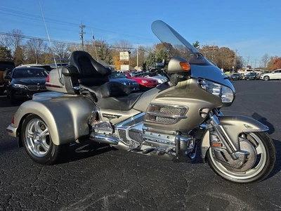 Honda GL1800 2002 Goldwing Roadsmith HT1800 IRS TRIKE GL1800 Goldwing Roadsmith Foto 1 de 4
