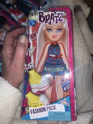 BRATZ DELUXE FASHION PACK KISSES! XOXO OUTFIT & SHOES 2015 Vintage - Image 1 of 3